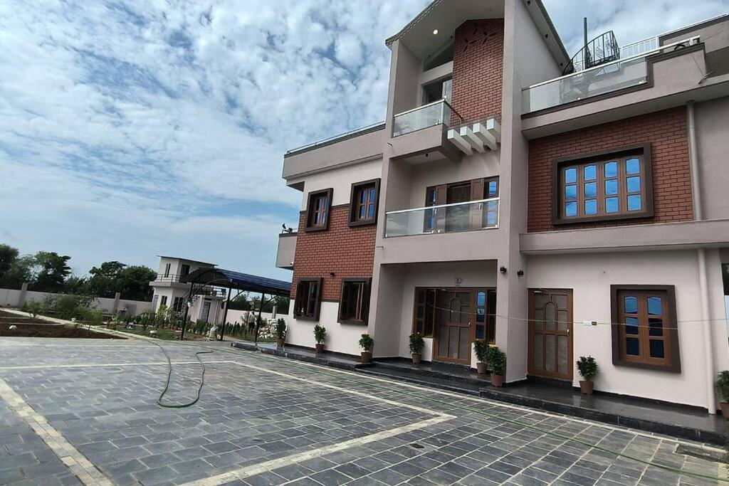 2Bhk Rental Apartment بهاراتبور المظهر الخارجي الصورة