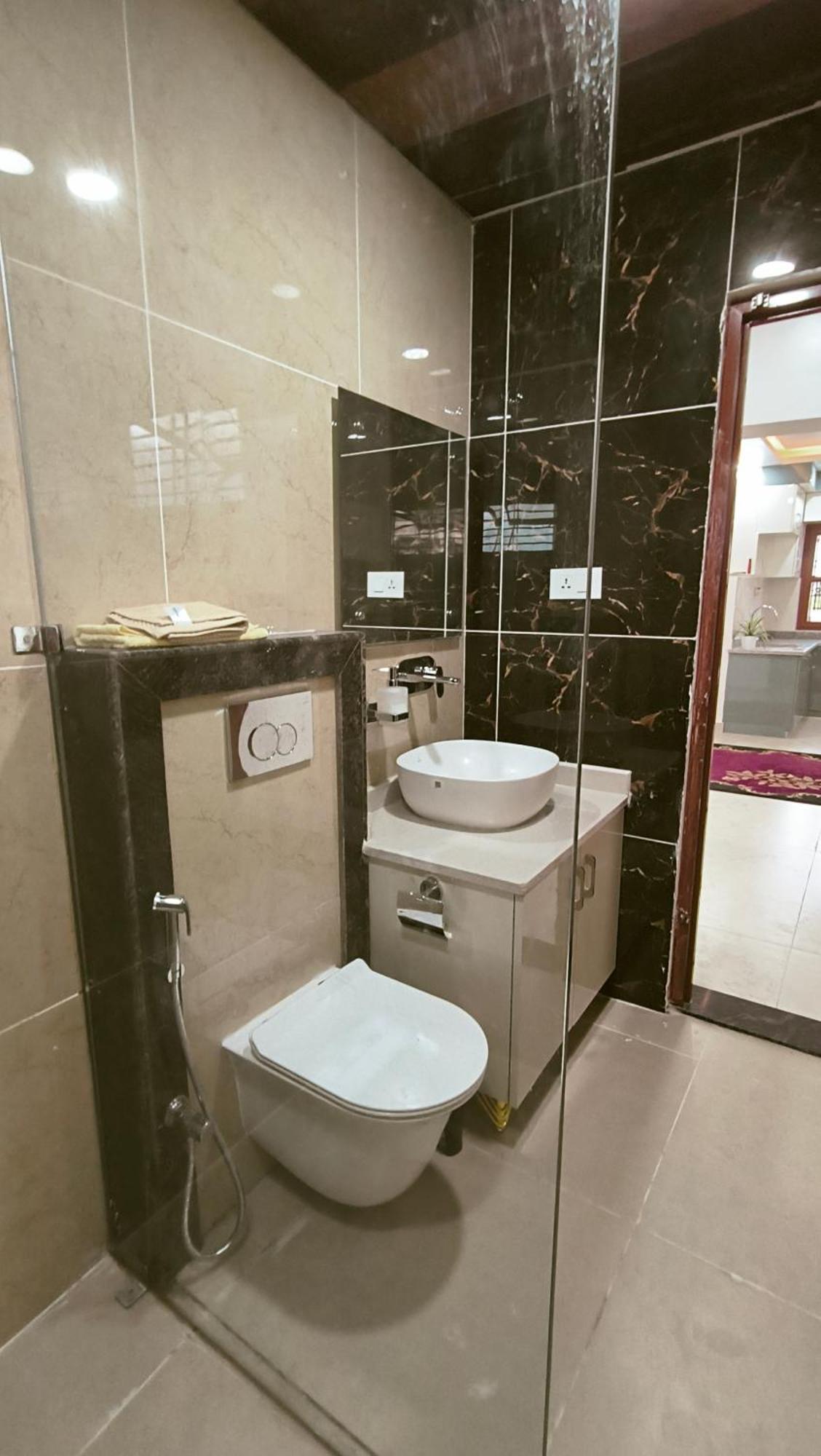 2Bhk Rental Apartment بهاراتبور المظهر الخارجي الصورة
